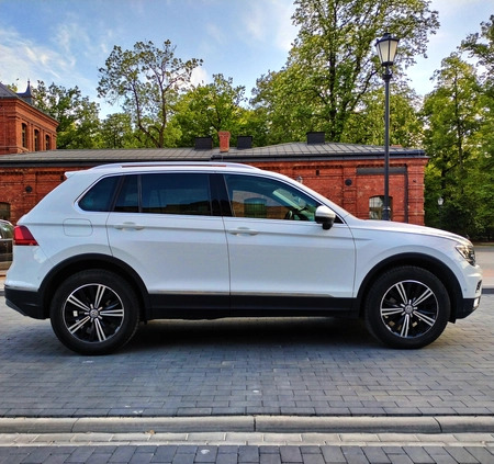 Volkswagen Tiguan cena 88500 przebieg: 148550, rok produkcji 2016 z Żyrardów małe 137